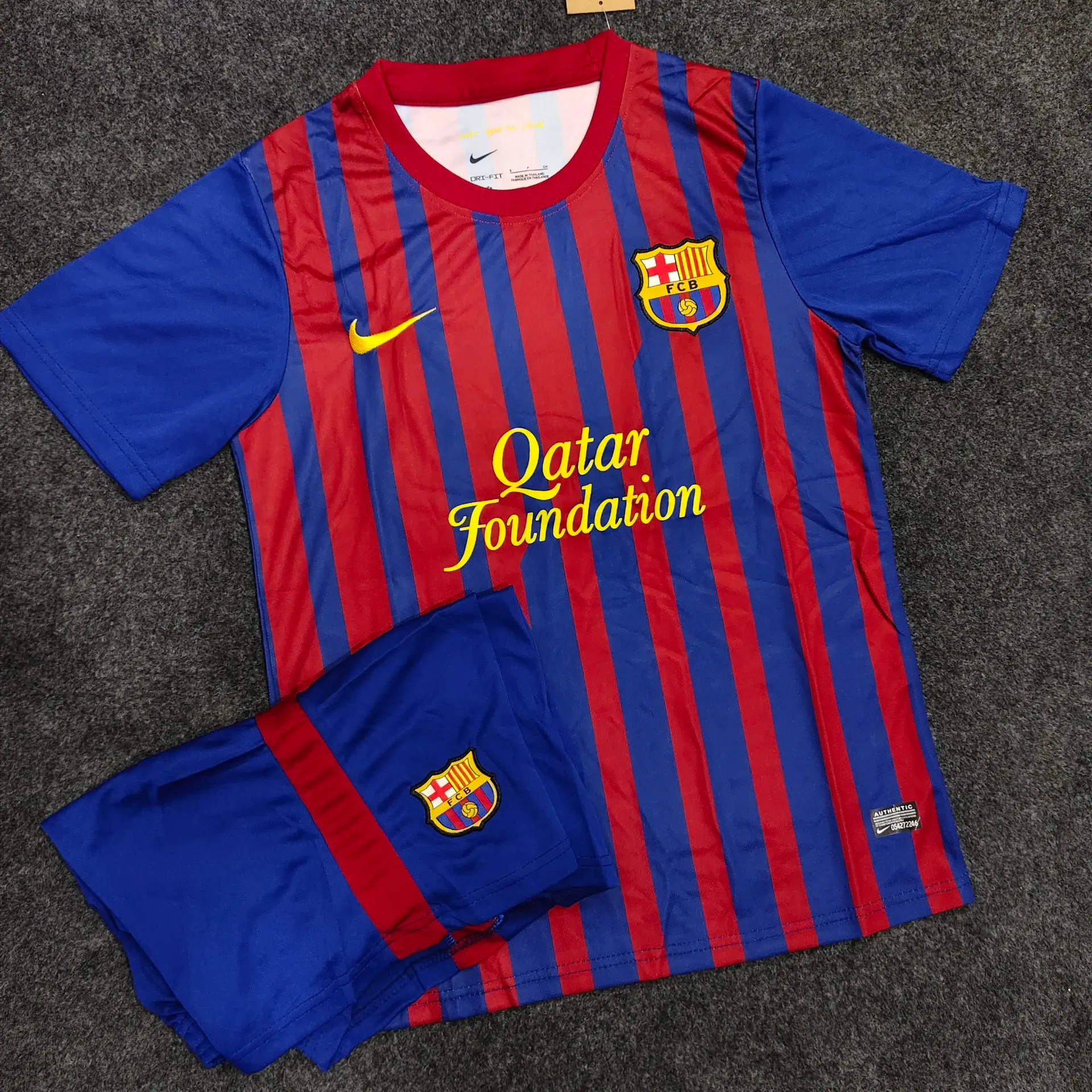BARCELONA HOME 2011/12 OFFICIAL RETRO KIT